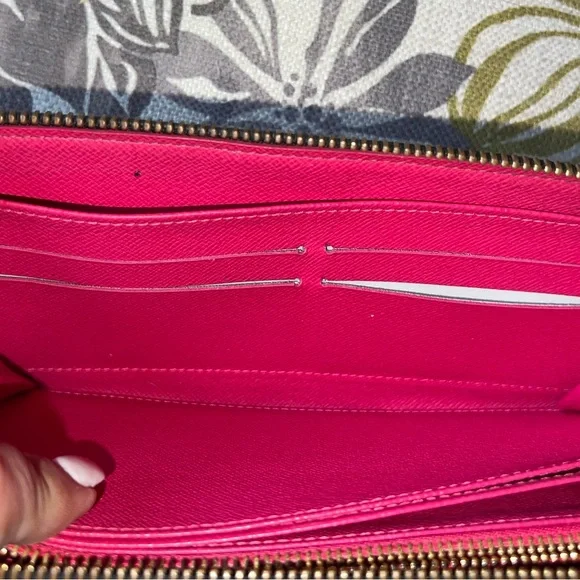 Louis Vuitton Black Multicolor Monogram Wallet. - Picture 9 of 15